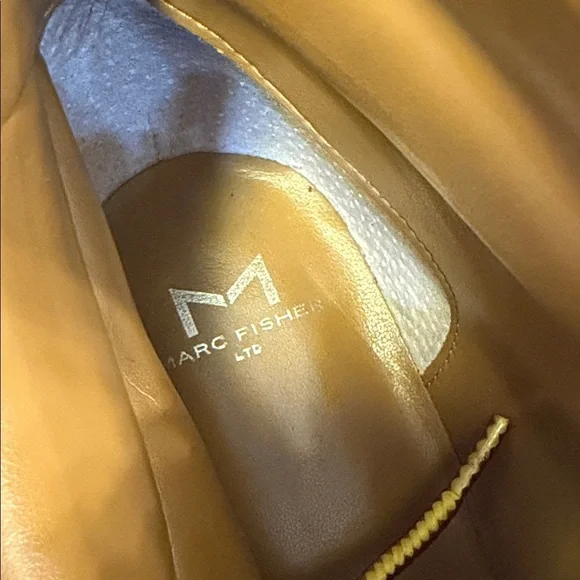 Marc Fisher LTD Nairy lace up shearling lug sole booties in tan suede. Womens 8 - Picture 9 of 10